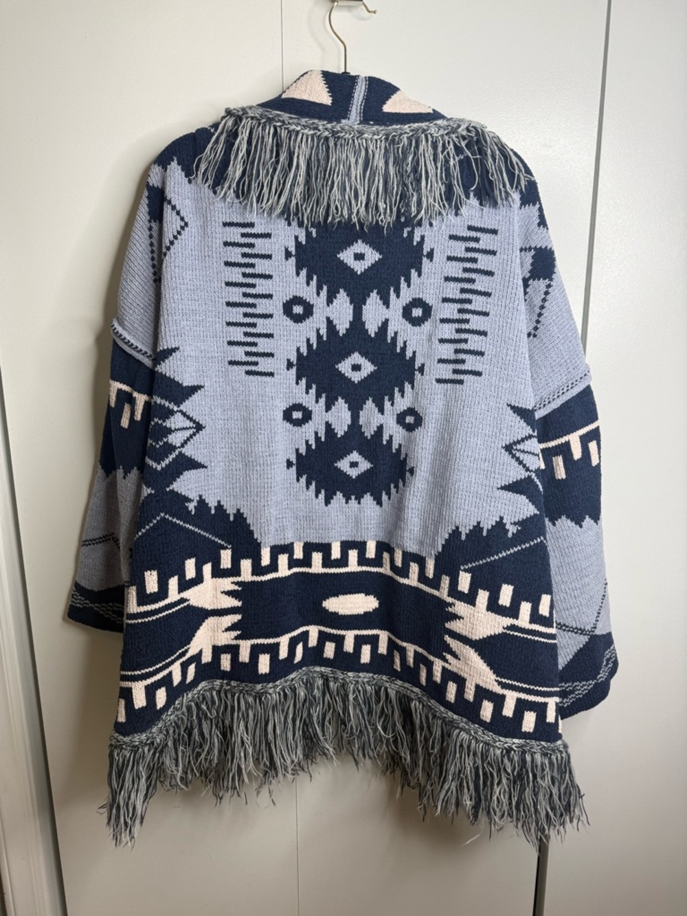 POL Indigo Blue Aztec pattern fringe chenille cardigan sweater Blue White Large - Picture 7 of 7